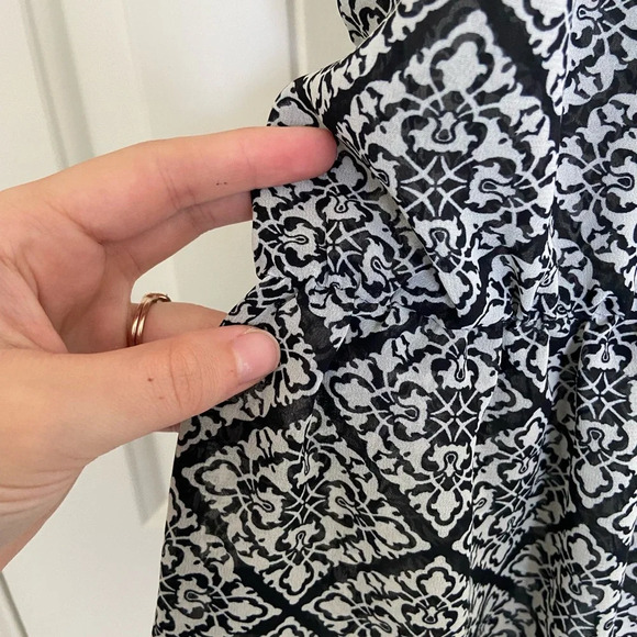 NWOT | Mossimo women’s black & white patterned semi-sheer blouse — small - Picture 7 of 7